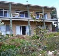 The Dog And Cockle Beach House - Kingaroy Accommodation