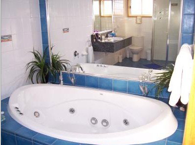 Bateau Bay Beachfront Luxury Accomodation - Kingaroy Accommodation 0