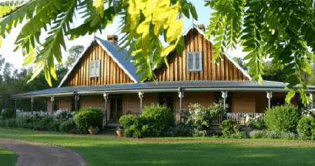 Carriages Country House - Kingaroy Accommodation 0