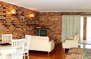 Sarina Beach Motel - Kingaroy Accommodation 1