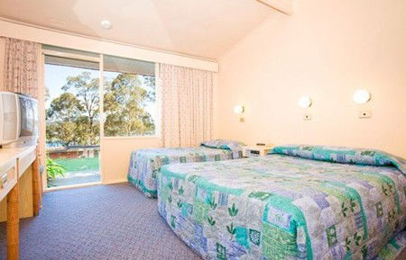Bay Waters - Kingaroy Accommodation 3