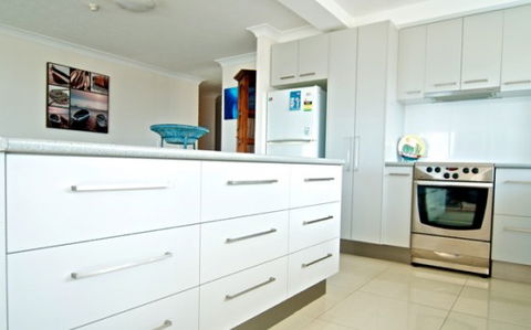 SURFERS CHALET HOLIDAY APARTMENTS - Kingaroy Accommodation 3
