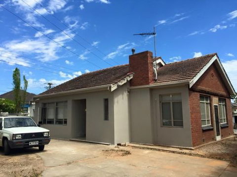 Adelaide Rooms - Kingaroy Accommodation 0