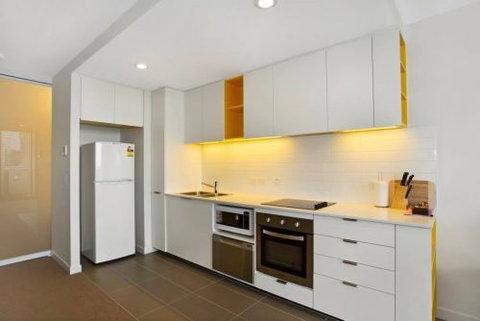 Astra Apartments - Melbourne Docklands - Kingaroy Accommodation 1