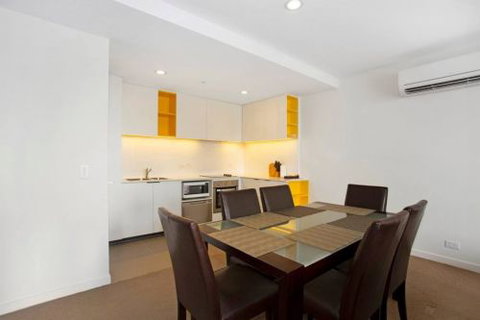 Astra Apartments - Melbourne Docklands - Kingaroy Accommodation 2