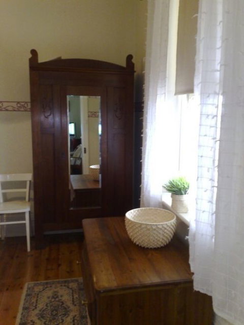 Charlie Bates Cottage - Kingaroy Accommodation 8
