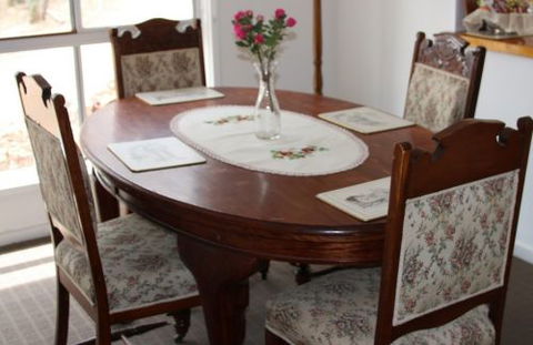 Donkey Tales Farm Cottages - Kingaroy Accommodation 7
