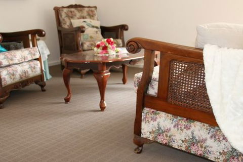 Donkey Tales Farm Cottages - Kingaroy Accommodation 9