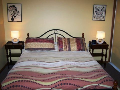 Monaro Cottage - Kingaroy Accommodation 3