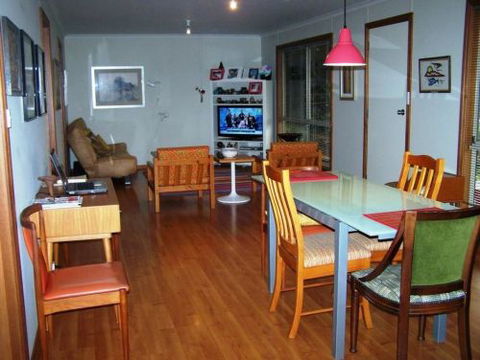 Monaro Cottage - Kingaroy Accommodation 4
