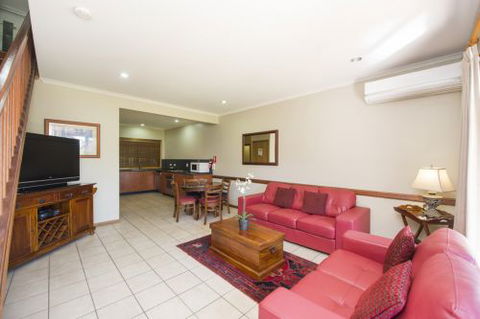 Portside Executive Aparments - Kingaroy Accommodation 3