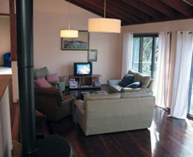 Pole House Leura - Kingaroy Accommodation 0