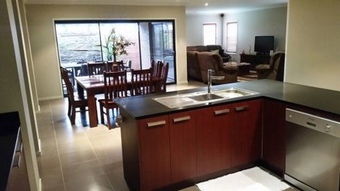 Cherry Blossum Residences - Lyndhurst - Kingaroy Accommodation 5