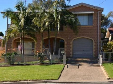 Tomakin Beach House - Kingaroy Accommodation 0