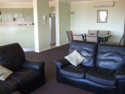 Apartment 8 Peninslua Waters - Kingaroy Accommodation 1