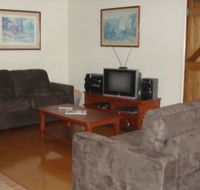 Hooters Hut And Possums Hollow - Kingaroy Accommodation