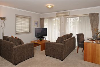 Ringwood Royale - Kingaroy Accommodation 2