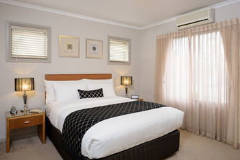 Ringwood Royale - Kingaroy Accommodation 9