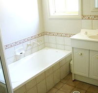 Madigan Wine Country Cottages - Kingaroy Accommodation