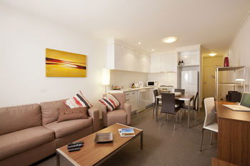Melbourne Short Stay Apartments On Whiteman - Kingaroy Accommodation 15