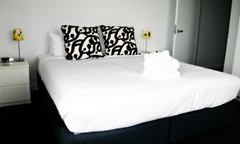 Docklands Private Collection Of Apartments - Digital Harbour - Kingaroy Accommodation 8