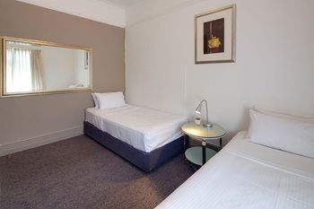 Neutral Bay Lodge - Kingaroy Accommodation 7