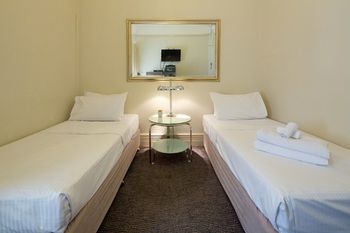Neutral Bay Lodge - Kingaroy Accommodation 9
