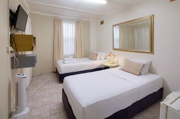 Neutral Bay Lodge - Kingaroy Accommodation 10