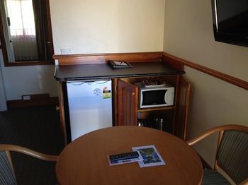 The 3 Explorers Motel - Kingaroy Accommodation 13