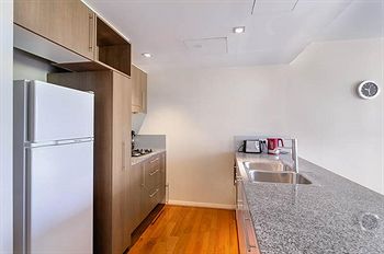 Wyndel Apartments - Harbour Watch - Kingaroy Accommodation 3