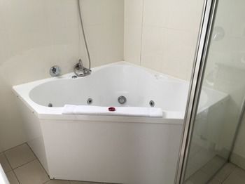 Copacabana Shores - Kingaroy Accommodation 18