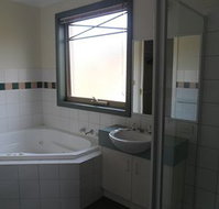 Australian Home Away  Box Hill 32 - Kingaroy Accommodation