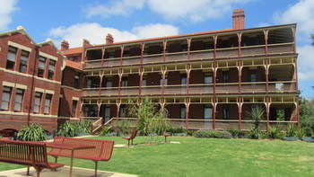 Yarra House Campus Summer Stays - Kingaroy Accommodation 10