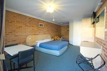 Branxton House Motel, Hunter Valley - Kingaroy Accommodation 2