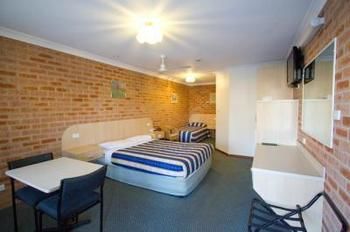 Branxton House Motel, Hunter Valley - Kingaroy Accommodation 4
