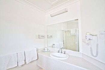Branxton House Motel, Hunter Valley - Kingaroy Accommodation 7