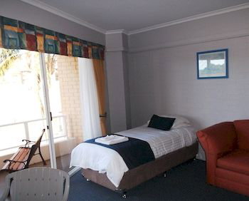 Ulladulla Harbour Motel - Kingaroy Accommodation 2