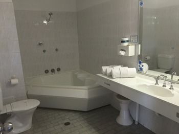 Ulladulla Harbour Motel - Kingaroy Accommodation 33