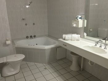 Ulladulla Harbour Motel - Kingaroy Accommodation 43