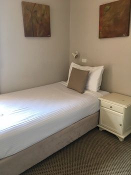 Boronia Lodge Burwood - Kingaroy Accommodation 28