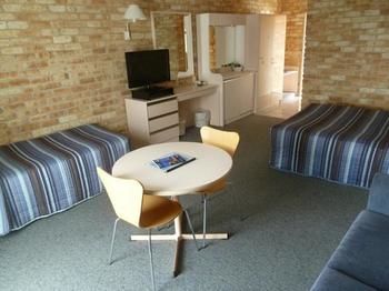 Mollymook Surfbeach Motel And Apartments - Kingaroy Accommodation 4