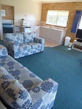 Mollymook Surfbeach Motel And Apartments - Kingaroy Accommodation 11