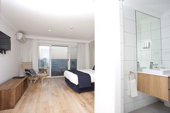 Ocean Front At The Entrance - Kingaroy Accommodation 11