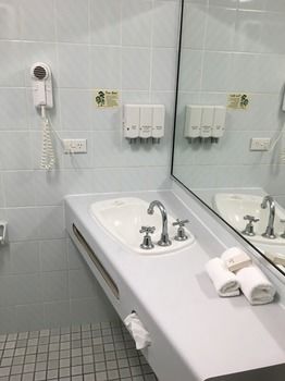 Ocean Front At The Entrance - Kingaroy Accommodation 22