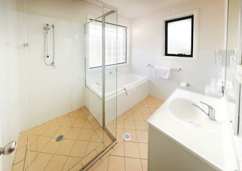 Charlestown Terrace - Kingaroy Accommodation 0