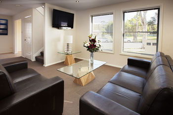 Charlestown Terrace - Kingaroy Accommodation 10
