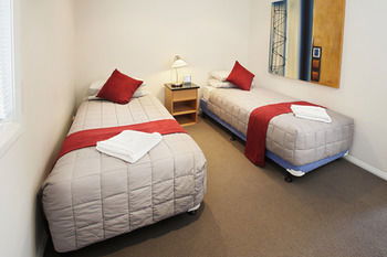 Charlestown Terrace - Kingaroy Accommodation 15