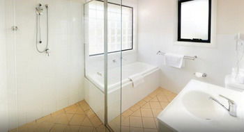 Charlestown Terrace - Kingaroy Accommodation 16