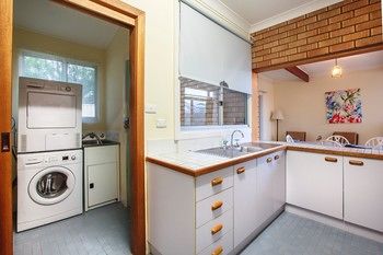 Mollymook Beach Units - Kingaroy Accommodation 9