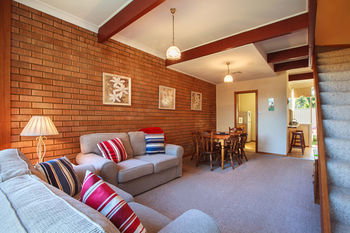 Mollymook Beach Units - Kingaroy Accommodation 29